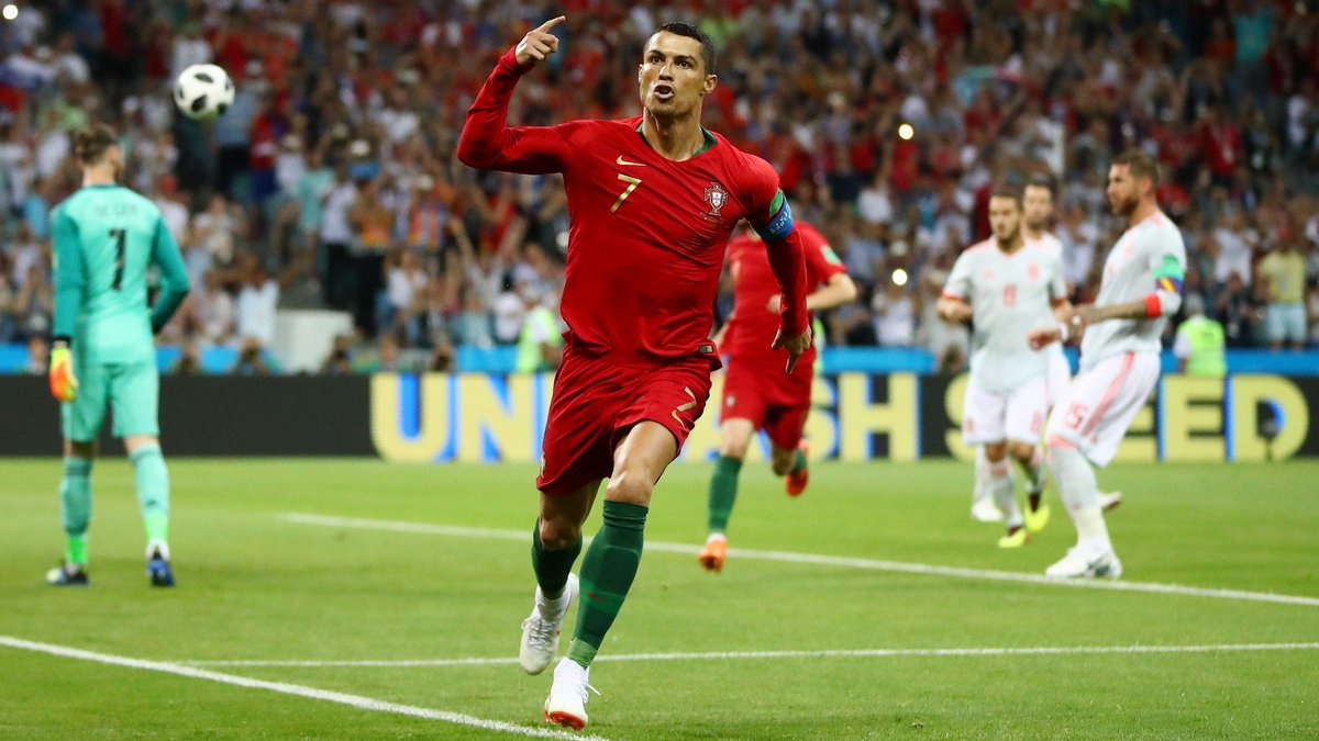 Brace Cristiano Ronaldo Bawa Portugal Ungguli Spanyol di Babak I - 1