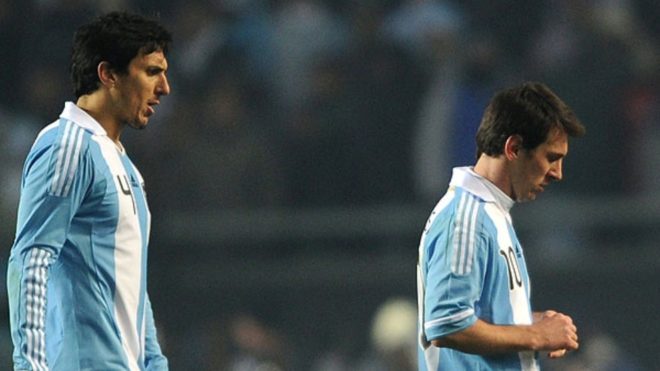 Burdisso (kiri) dan Messi (kanan). (Sumber; Dok. Marca).